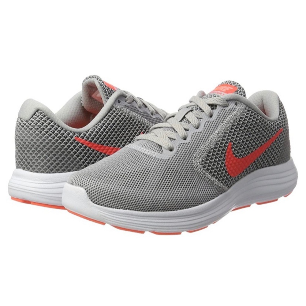 Nike Revolution 3
